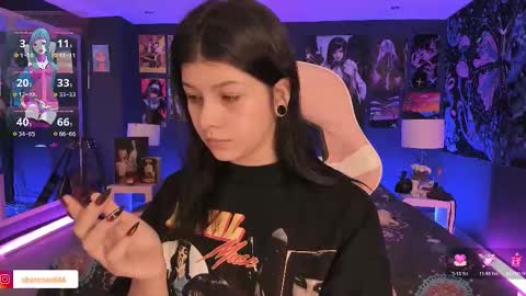 L A N A  online show from November 11, 1:41 pm