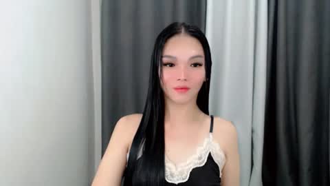 lanawyatt_ online show from November 16, 11:10 am