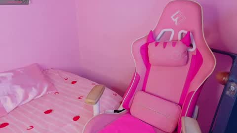 LARA online show from April 15, 12:33 am