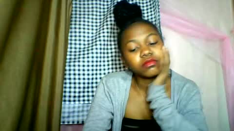 lara_belle online show from June 25, 4:01 am