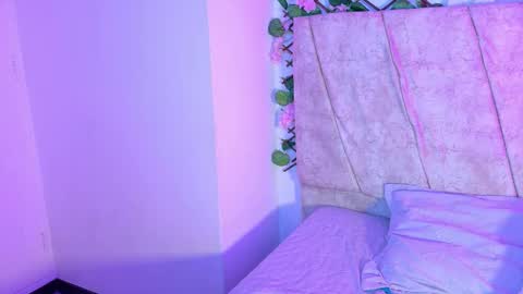 Lara Gill online show from October 20, 12:19 pm