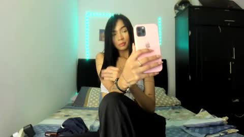 lara online show from February 17, 9:43 pm