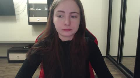 Laralianna online show from February 7, 6:45 pm