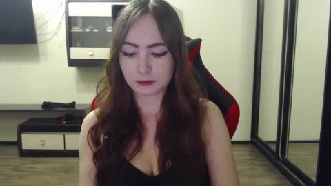 Laralianna online show from February 17, 6:50 pm