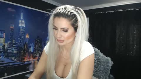 laras_moans online show from January 2, 8:39 am