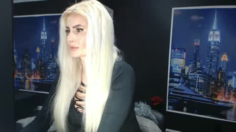 laras_moans online show from February 25, 8:03 am