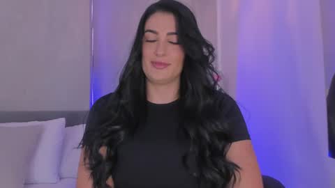 Laura online show from July 3, 8:15 pm