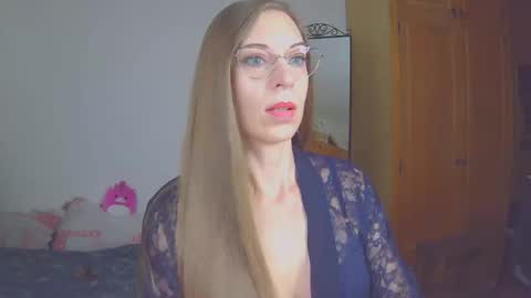 larawintersxxx online show from September 17, 8:07 pm