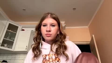 Snapshot of larhondaalsobrook chatting on October 17, 1:14 pm Eva online show from October 17, 1:14 pm