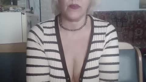 larisaq4ugo24 online show from March 1, 10:15 am