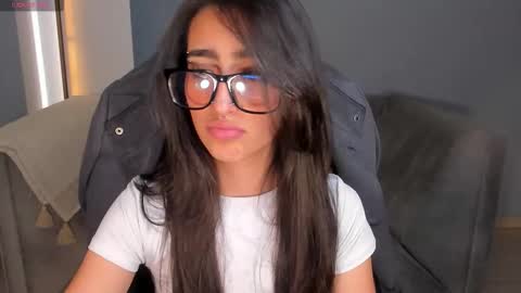 Larisa Smirnov online show from September 22, 4:44 am