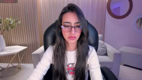 Larisa Smirnov online show from September 27, 5:36 am