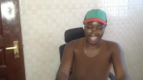 larvy12 online show from February 9, 8:05 am