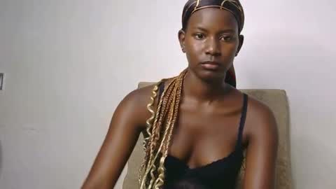 latiffaah_xx online show from March 3, 11:16 am