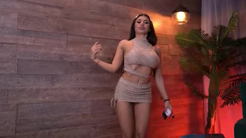 Latina online show from November 25, 6:09 pm