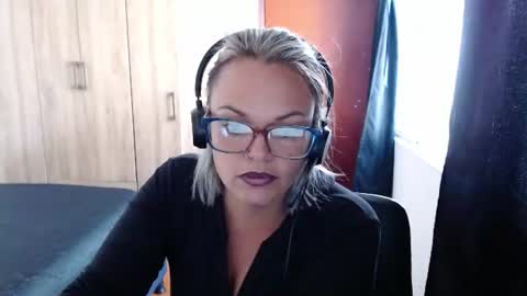 Laura online show from July 28, 2:13 pm
