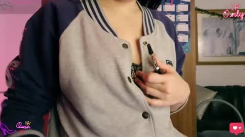 laujgray online show from March 13, 2:46 am