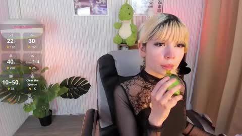 laukyubey1 online show from September 26, 9:34 pm