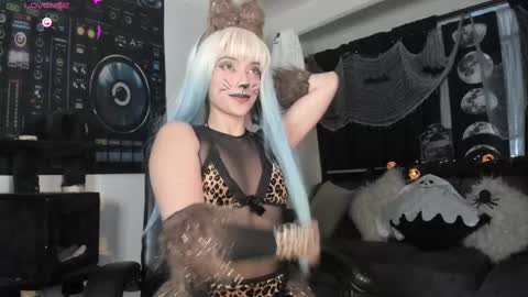 Laura Switch Girl online show from November 2, 5:11 am