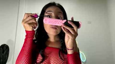 laura  online show from May 23, 7:17 am