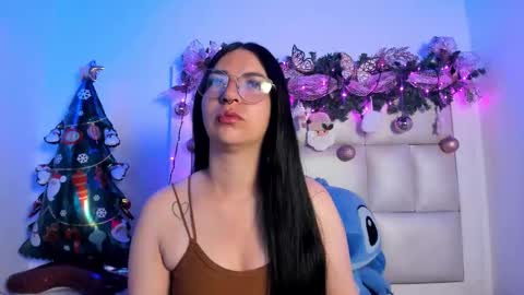 laura__js_ online show from December 15, 3:56 am