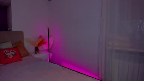 Laura online show from February 9, 6:22 am