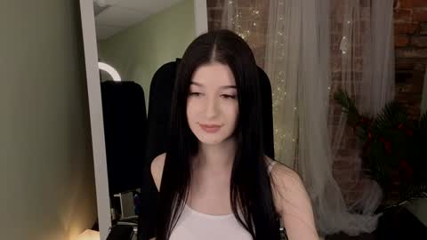 Laura online show from December 24, 8:49 pm