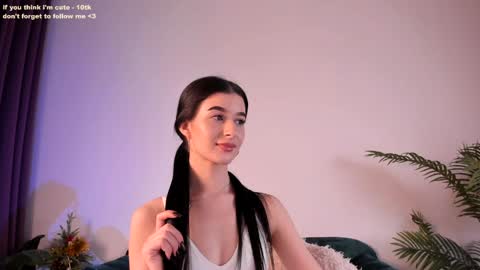 Laura online show from December 14, 9:02 pm