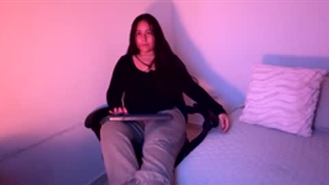 laura online show from January 9, 1:32 am