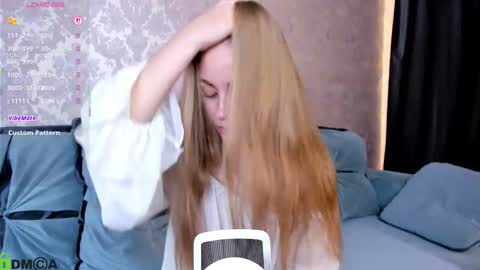 Laura online show from October 15, 8:39 am