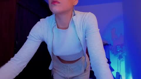 Laura Rose online show from January 7, 6:11 pm