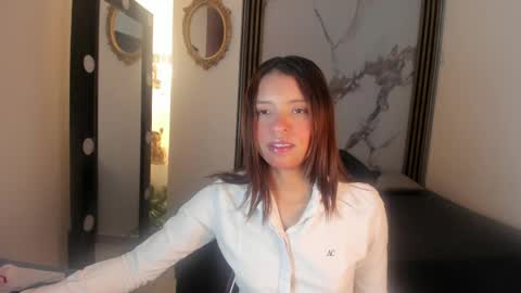 laura_serena online show from April 1, 11:33 am