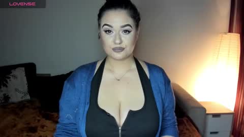 Laura online show from November 16, 4:51 pm