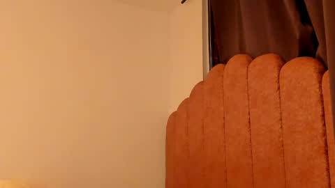 LAURA SOE online show from April 13, 12:34 am