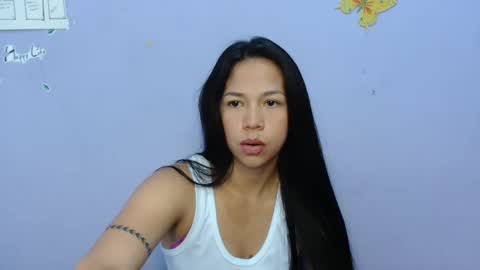 Snapshot of lauracb_ chatting on March 7, 4:33 pm lauracb          online show from March 7, 4:33 pm