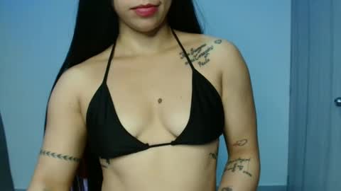 lauracb          online show from March 28, 4:34 am