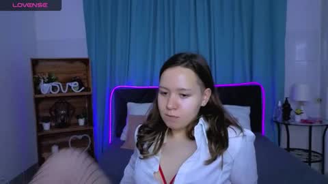 Snapshot of lauraellinss chatting on September 10, 9:42 am Laura online show from September 10, 9:42 am