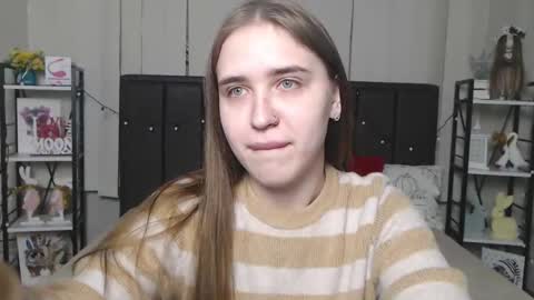 LauraHlot online show from November 16, 7:25 pm