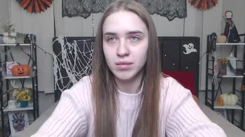 LauraHlot online show from November 1, 6:50 am