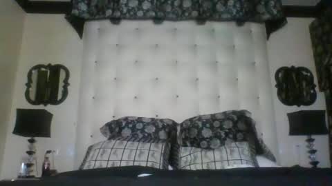 Snapshot of lauralye1983 chatting on February 6, 8:29 am Lilian Banks online show from February 6, 8:29 am