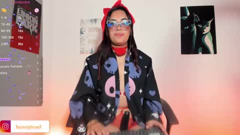 lauraohana online show from December 9, 12:34 am