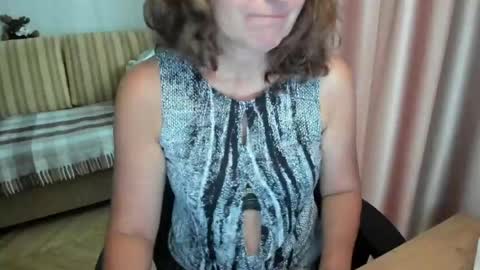 Lauraoven1 online show from August 4, 1:06 pm