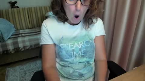 Lauraoven1 online show from August 6, 4:14 pm