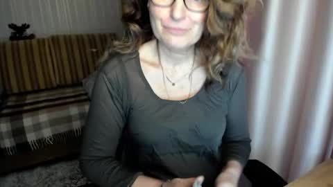 Lauraoven1 online show from February 1, 1:10 pm