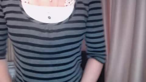 Lauraoven1 online show from February 14, 8:31 am