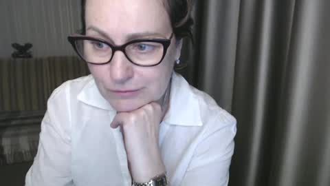 Lauraoven1 online show from March 7, 6:11 pm