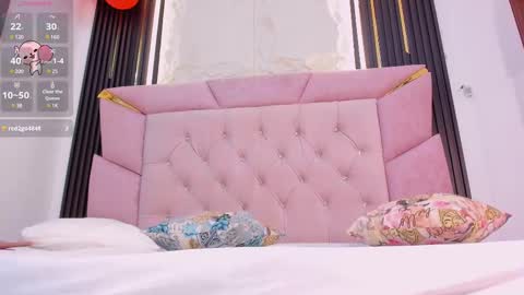 Laurem online show from February 12, 7:35 pm