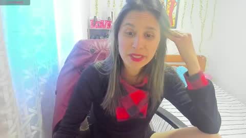 Snapshot of lauren_ashlee chatting on October 23, 3:40 pm Lauren Independent model online show from October 23, 3:40 pm