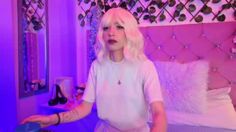 Lauren evans9 online show from April 28, 3:00 am