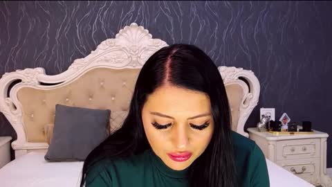 Laura online show from September 22, 2:59 pm